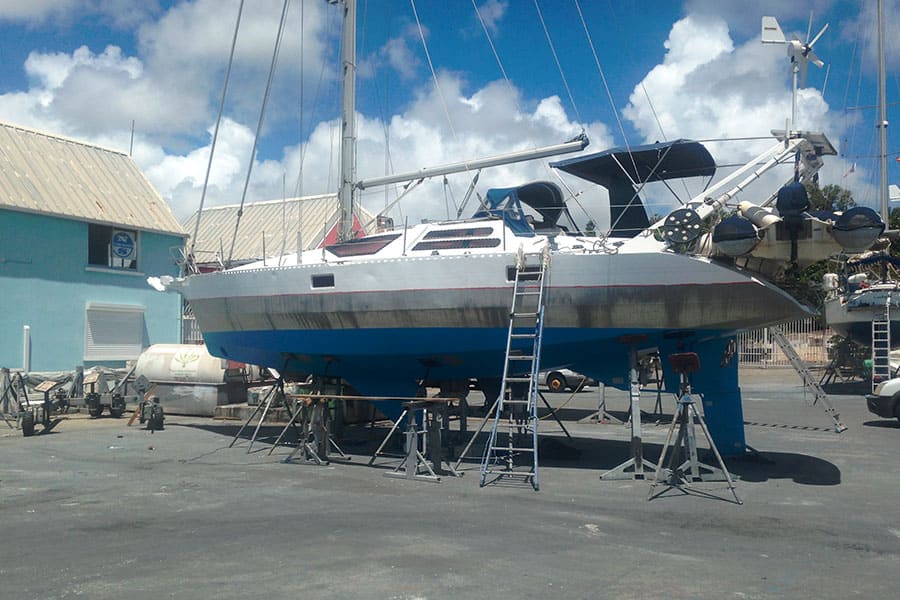 Refit de bateau sur chantier naval
